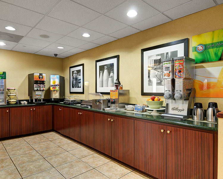 Quality Inn & Suites North Little Rock Exterior photo